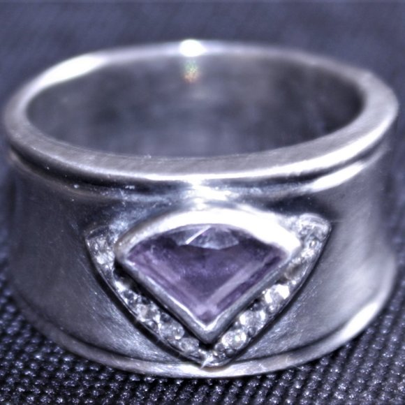 Ring - Picture 2 of 2